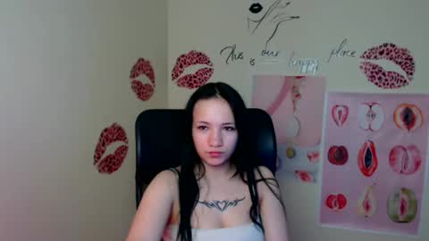 Snapshot of cutielady_ chatting on April 28, 2026, 4:28 am Emma online show from April 28, 2026, 4:28 am