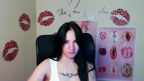Snapshot of cutielady_ chatting on May 26, 2026, 6:15 pm Emma online show from May 26, 2026, 6:15 pm