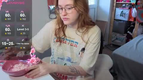 Snapshot of cutiepiealice chatting on September 26, 2025, 9:35 am Alice online show from September 26, 2025, 9:35 am