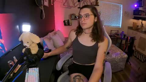 cutiepiescarlett online show from May 25, 2026, 1:55 am