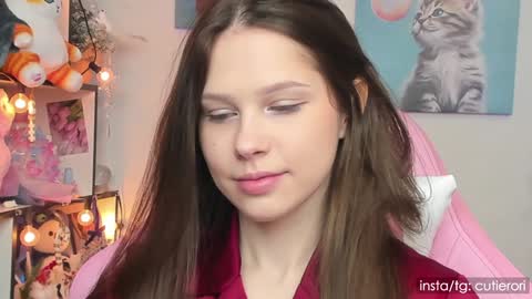 Rori  Instagram cutierori  online show from January 25, 2025, 5:07 am