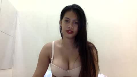 Snapshot of cutietrina chatting on February 14, 2025, 1:23 am CutieTrina online show from February 14, 2025, 1:23 am