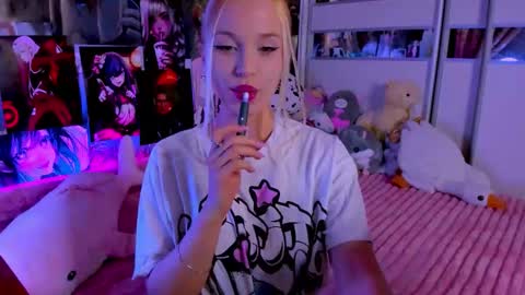 Nora online show from December 19, 2025, 9:33 pm