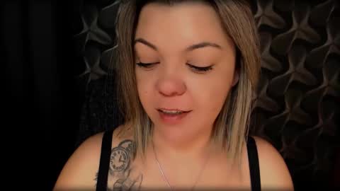 Snapshot of cyberdomme chatting on February 6, 2025, 12:33 am Full time mean bitch. online show from February 6, 2025, 12:33 am