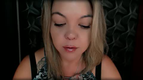 Snapshot of cyberdomme chatting on September 21, 2025, 11:39 pm Full time mean bitch. online show from September 21, 2025, 11:39 pm