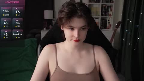 Helen Blossom online show from November 26, 2025, 8:32 pm