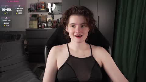 Helen Blossom online show from March 5, 2026, 1:18 pm