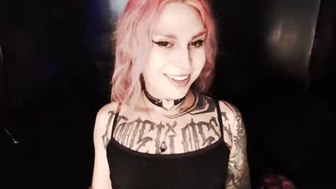 Snapshot of cybertrouble_ chatting on October 12, 2025, 9:14 pm Nikki online show from October 12, 2025, 9:14 pm