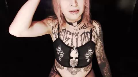 Snapshot of cybertrouble_ chatting on October 26, 2025, 12:27 am Nikki online show from October 26, 2025, 12:27 am