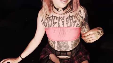 Snapshot of cybertrouble_ chatting on December 23, 2025, 1:25 am Nikki online show from December 23, 2025, 1:25 am