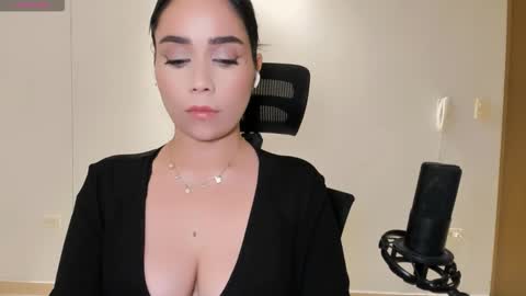 Snapshot of cyborgmuse chatting on October 22, 2025, 6:24 am cyborgmuse online show from October 22, 2025, 6:24 am