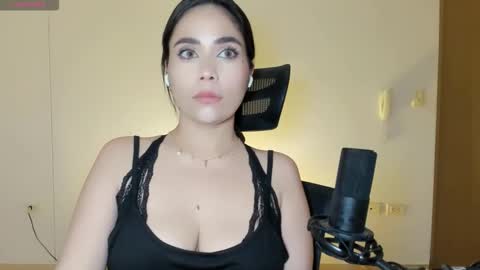 Snapshot of cyborgmuse chatting on October 23, 2025, 7:29 am cyborgmuse online show from October 23, 2025, 7:29 am