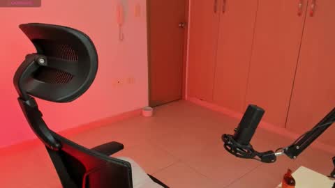 Snapshot of cyborgmuse chatting on October 25, 2025, 6:43 am cyborgmuse online show from October 25, 2025, 6:43 am