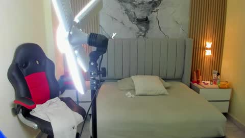 Snapshot of cynthia_hill1 chatting on October 7, 2025, 3:25 am C Y N T H I A online show from October 7, 2025, 3:25 am