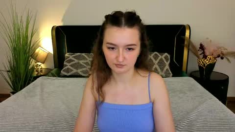 Cyrena online show from May 11, 2026, 7:33 pm