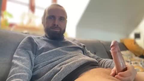 Snapshot of d0n_gi0vanni chatting on January 18, 2025, 9:34 am d0n_gi0vanni online show from January 18, 2025, 9:34 am