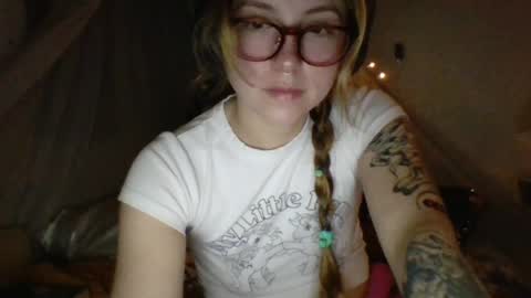Snapshot of d3lightfully chatting on July 29, 2026, 7:06 am d3lightfully online show from July 29, 2026, 7:06 am