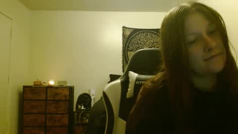 Snapshot of d_a_i_s_y chatting on December 10, 2024, 5:00 pm Daisy online show from December 10, 2024, 5:00 pm