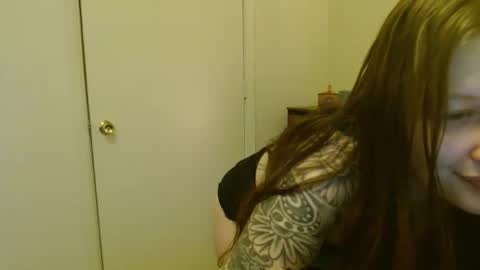 Snapshot of d_a_i_s_y chatting on January 27, 2025, 6:31 pm Daisy online show from January 27, 2025, 6:31 pm