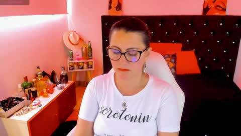 Mia  online show from January 31, 2025, 6:03 pm