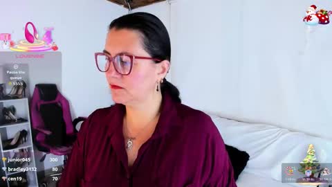Snapshot of d_martii chatting on December 22, 2025, 11:07 am Mia online show from December 22, 2025, 11:07 am