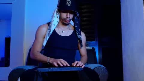 Snapshot of d_usma00 chatting on December 16, 2025, 4:28 am d_usma00 online show from December 16, 2025, 4:28 am