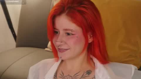 Snapshot of daarlene chatting on January 12, 2026, 10:42 am Darlene online show from January 12, 2026, 10:42 am