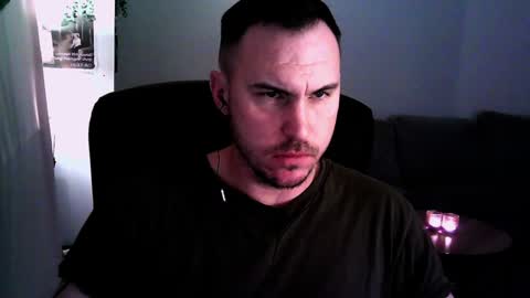 Snapshot of dadbodstephen chatting on December 1, 2024, 5:13 pm DadBodStephen online show from December 1, 2024, 5:13 pm