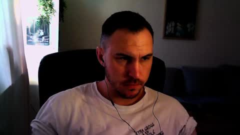 Snapshot of dadbodstephen chatting on December 4, 2024, 8:12 am DadBodStephen online show from December 4, 2024, 8:12 am