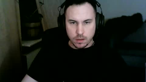 Snapshot of dadbodstephen chatting on February 5, 2025, 7:10 pm DadBodStephen online show from February 5, 2025, 7:10 pm