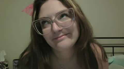 Snapshot of daddies_princesss chatting on September 12, 2025, 12:33 am daddies_princesss online show from September 12, 2025, 12:33 am