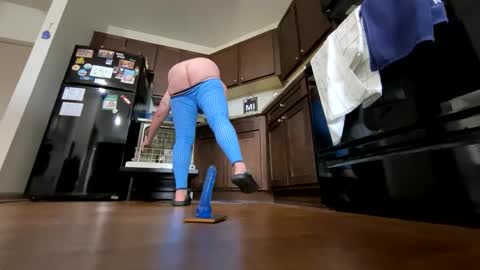 Snapshot of daddiesboy95 chatting on February 16, 2025, 4:21 pm Buster95 online show from February 16, 2025, 4:21 pm