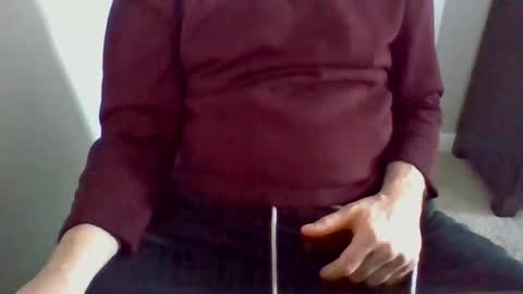 daddnextdoor online show from December 17, 2025, 9:32 pm