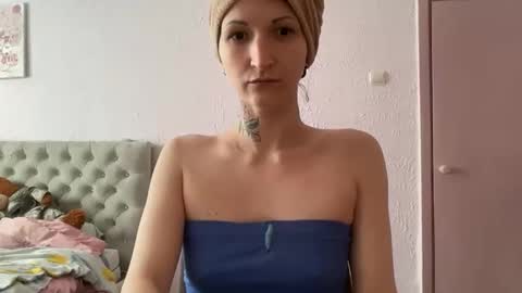 daddy_andprincess online show from May 8, 2026, 1:27 pm