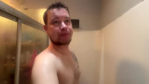 Snapshot of daddycam33 chatting on April 5, 2026, 4:15 pm DaddyCam33 online show from April 5, 2026, 4:15 pm