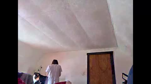 Snapshot of daddyscumslut211 chatting on December 16, 2025, 2:22 pm fairylee21 online show from December 16, 2025, 2:22 pm