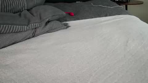 daddyslittleebony online show from March 27, 2026, 9:42 am