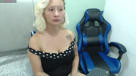 Dafne online show from May 11, 2026, 2:45 pm