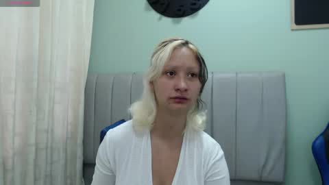 Dafne online show from May 18, 2026, 1:50 pm