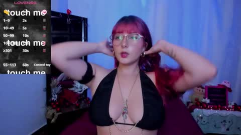Dafne Moon online show from December 3, 2025, 2:41 am