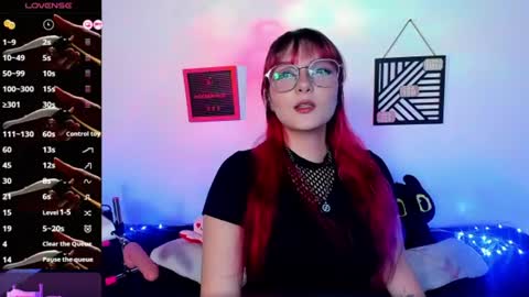 Snapshot of dafnemoon_1 chatting on July 19, 2026, 4:27 am Dafne Moon online show from July 19, 2026, 4:27 am