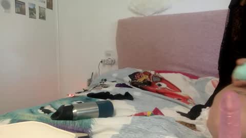 dafnesqueeze online show from December 4, 2024, 2:59 pm