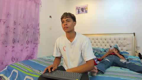 dafnezahiraa  online show from March 5, 2025, 4:45 am