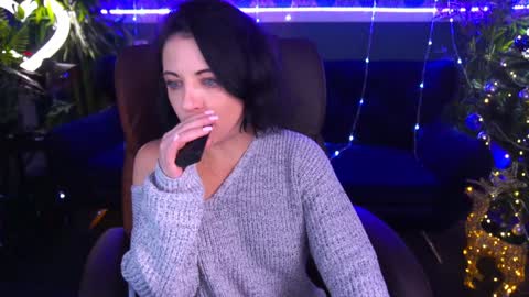 Snapshot of dafni_mon chatting on December 9, 2024, 7:39 am Dafni Mon online show from December 9, 2024, 7:39 am