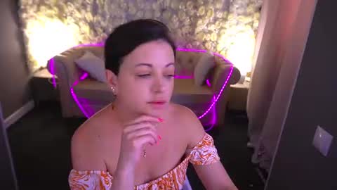 Snapshot of dafni_mon chatting on June 29, 2026, 9:26 am Dafni Mon online show from June 29, 2026, 9:26 am