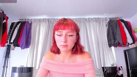 Snapshot of dafnne__hall chatting on March 5, 2026, 7:21 pm Dafnne online show from March 5, 2026, 7:21 pm