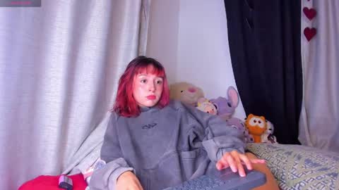 Dafnne online show from May 14, 2026, 2:29 am