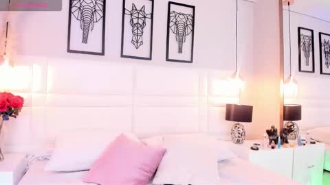 Dafnne online show from October 18, 2025, 7:03 pm