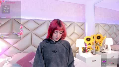 Dafnne online show from December 5, 2025, 4:54 am