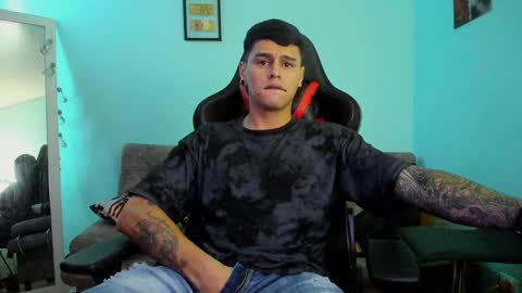 Snapshot of dage_19 chatting on December 31, 2024, 6:59 am my name is Jhon and I live in colombia online show from December 31, 2024, 6:59 am